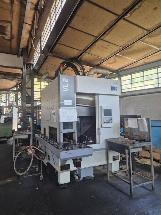Tornio verticale CNC pick-up EMAG VL2 del 2016, usato, in produzione