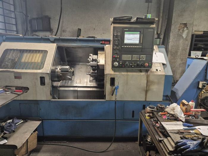 Tornio CNC Hyundai HIT-30S con Siemens Sinumerik e autocentrante 12 pollici usato