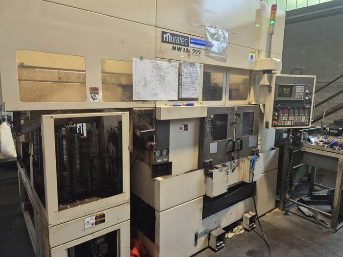 Torni CNC bimandrino Muratec MW12 con caricatore gantry, due unità 1996 e 1998