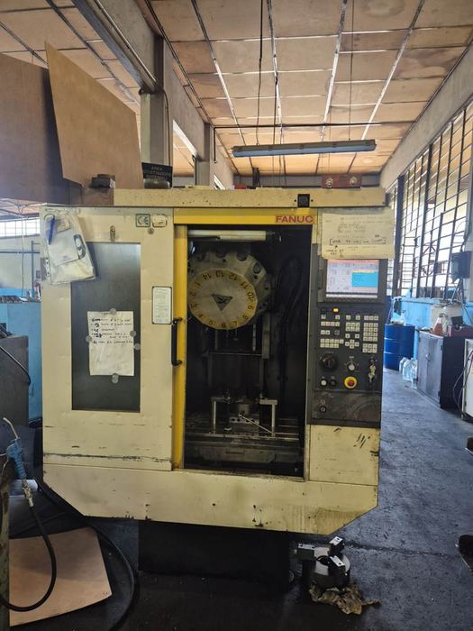 Centro di foratura e maschiatura CNC Fanuc Robodrill alpha T14iA con quarto asse, usato