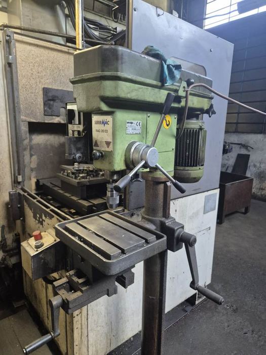 Trapano a colonna Serrmac RAG 20/22 del 1995 usato